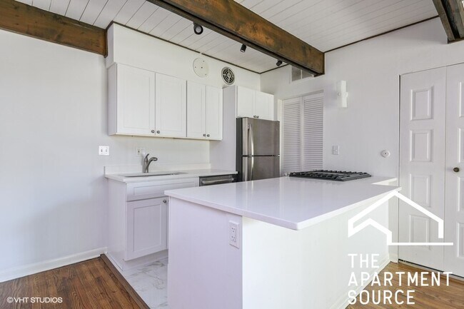 Foto del edificio - 1201 W Belden Ave