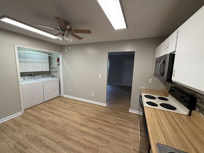 Foto del edificio - 159 Anderson Ln