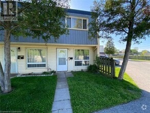 Building Photo - 8646 Willoughby Dr