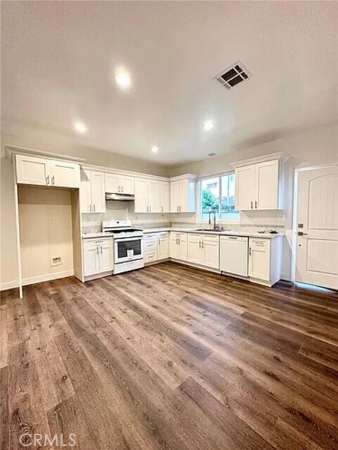 Foto del edificio - 9363 Walker St