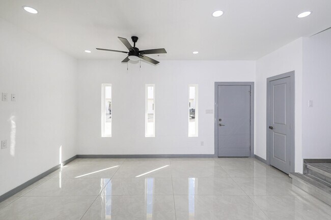 Foto del edificio - 1011 Emerald Valley Dr