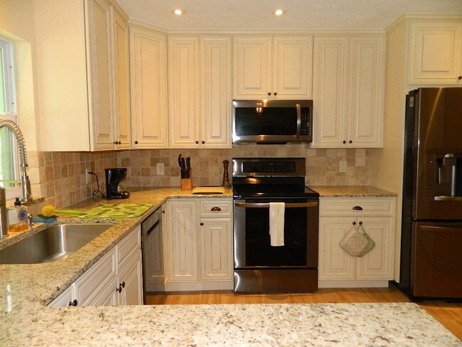 Foto del edificio - 5104 SE Horseshoe Point Road
