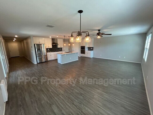 Foto del edificio - 16549 W Sierra St