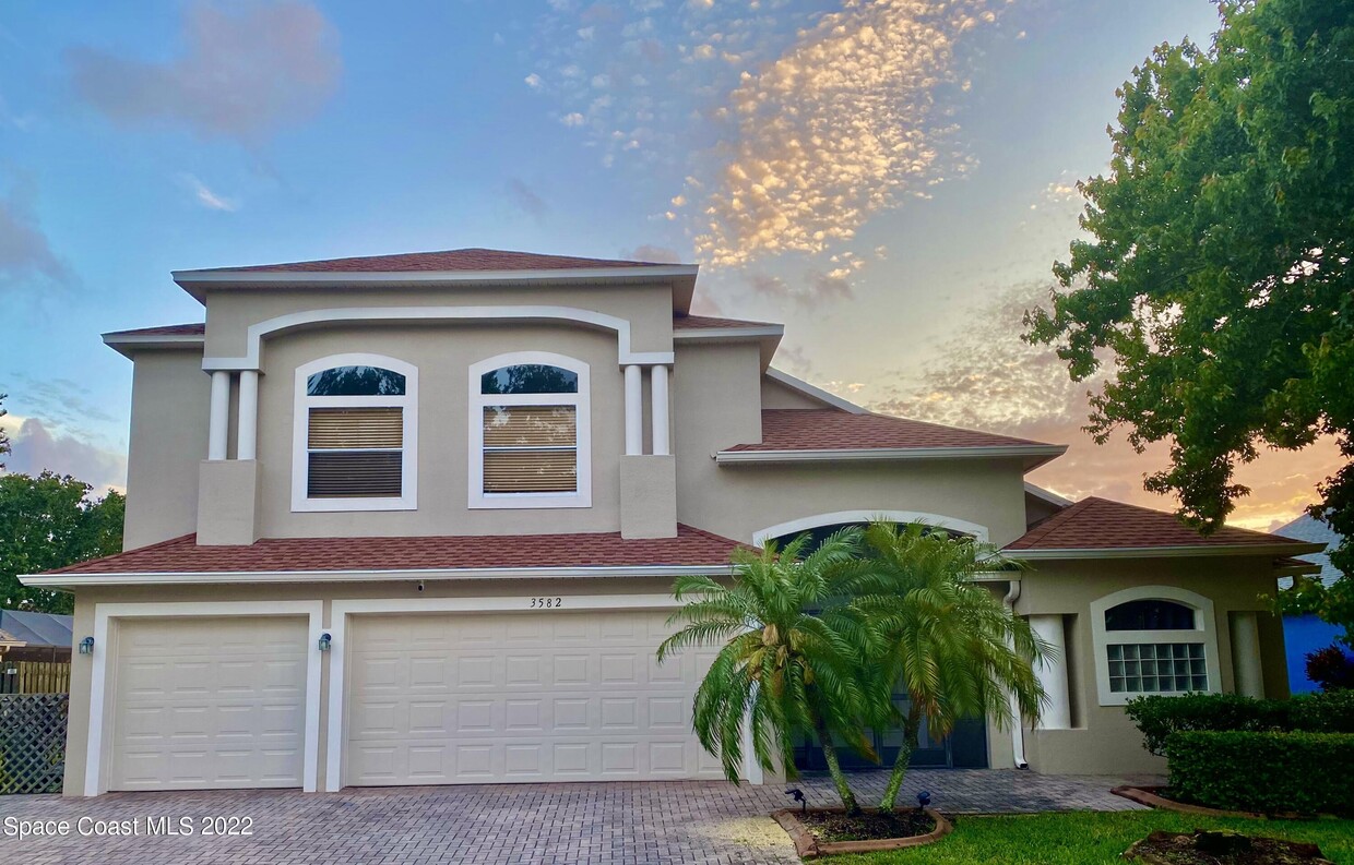 Foto principal - 3582 Tipperary Dr