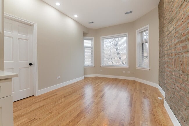 Building Photo - 1303 W Flournoy St