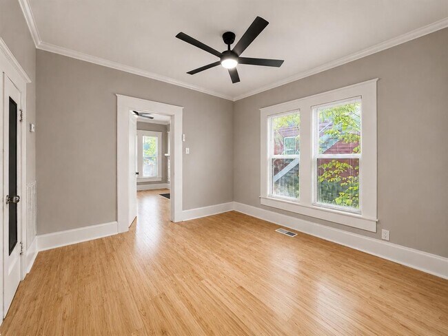 Building Photo - 514 E 38th St