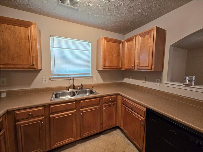 Foto del edificio - 5636 One Lake Way