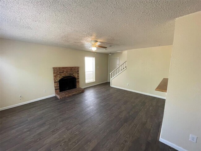 Building Photo - 13349 Water Oak Ln