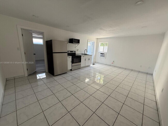 Foto del edificio - 6931 SW 24th Ct