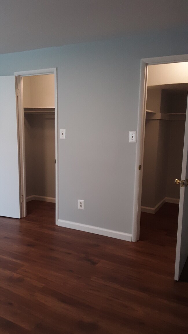 Master bedroom closetd - 3335 Huntley Square Dr unit C-1
