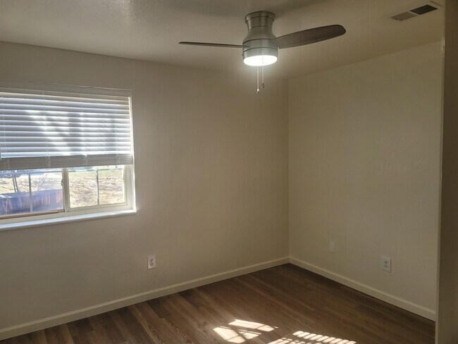 Foto del edificio - 5347 S Fox St