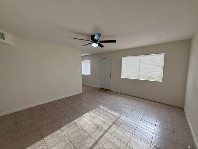 Building Photo - 723 N Musgrove Ave