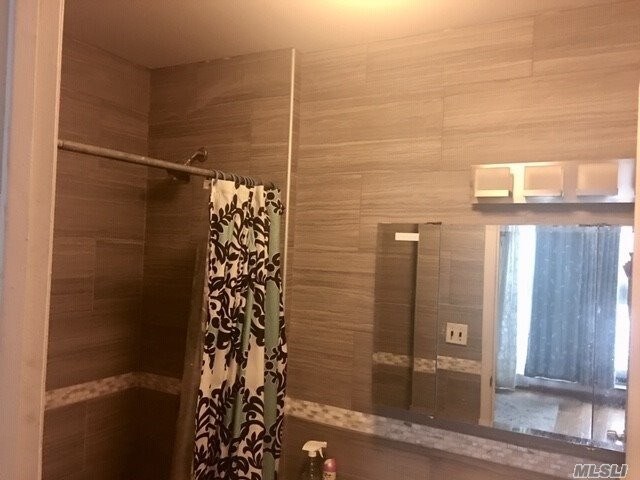 Foto del edificio - 65-24 38th Ave