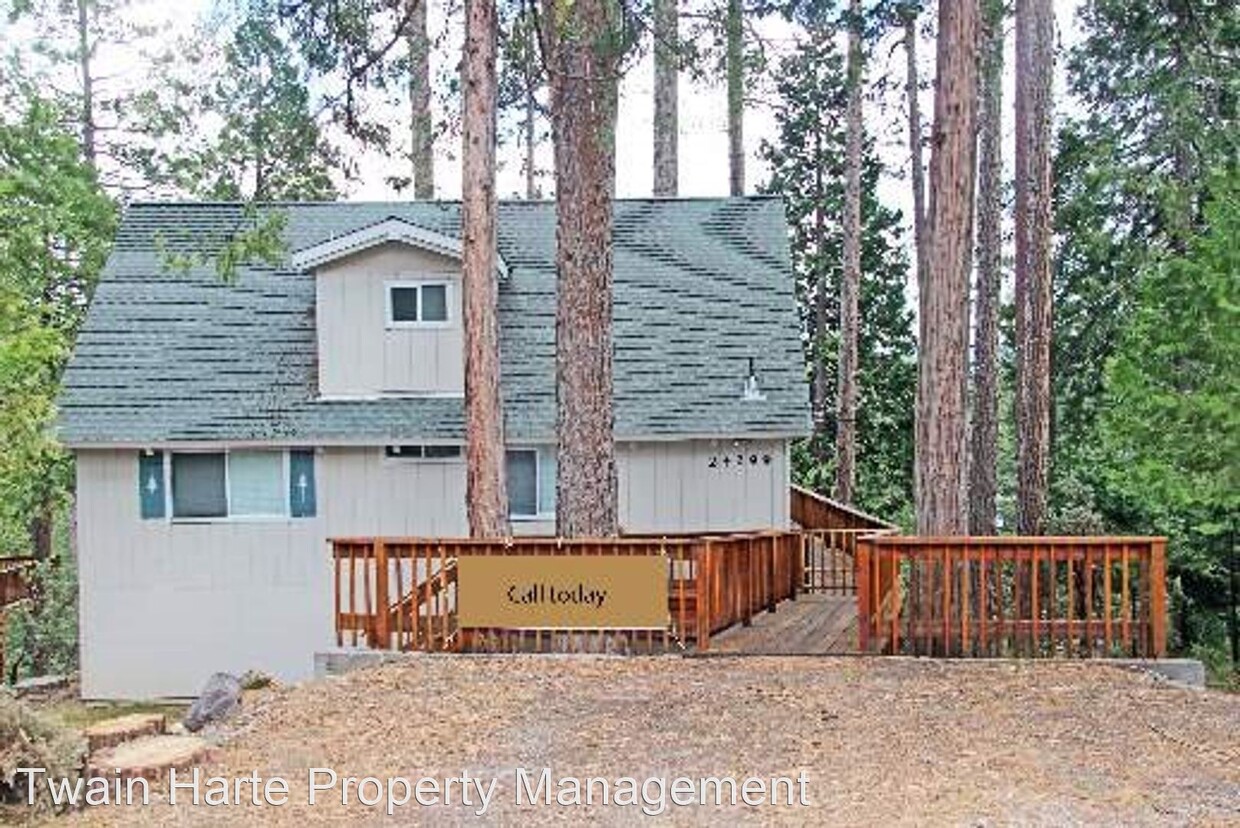 Primary Photo - 3 br, 2 bath House - 24299 Juniper Street