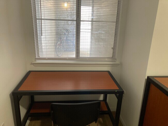 Foto del edificio - 1337 N Lincoln Ave