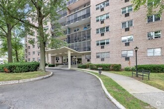 Building Photo - 25 Cartright St