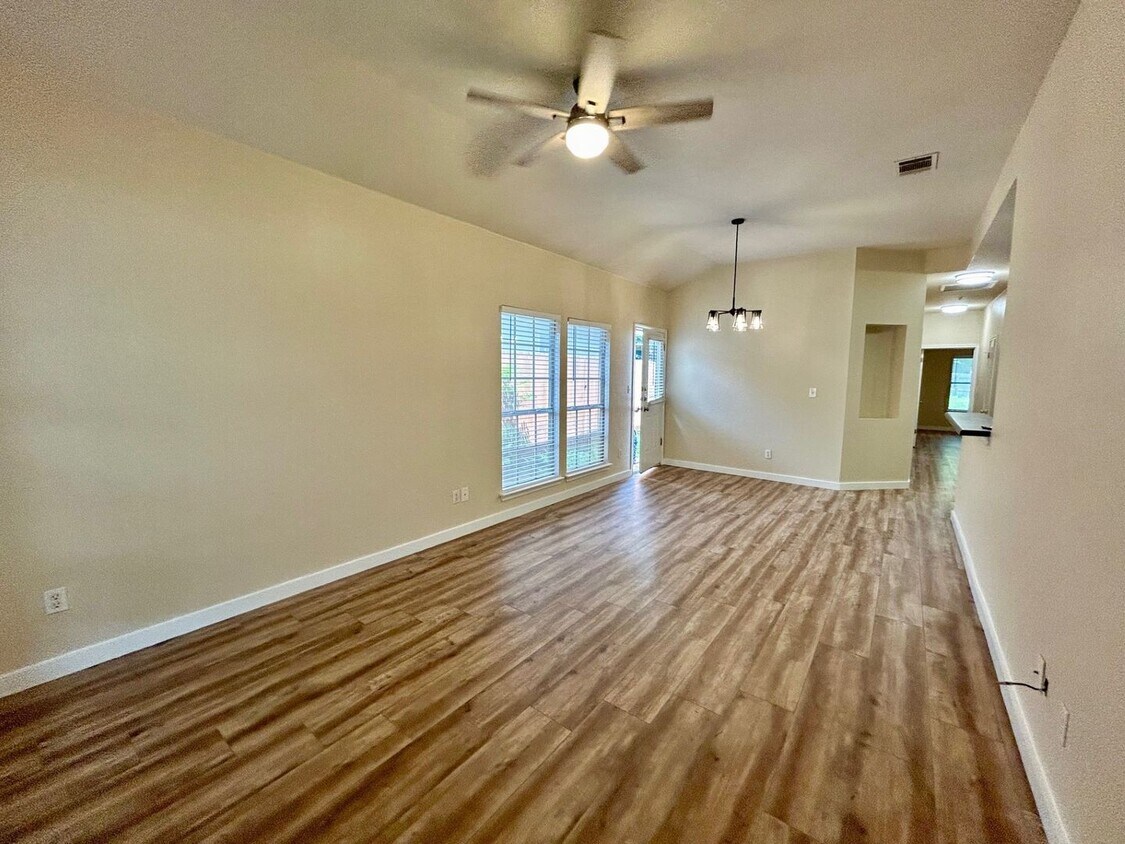 Foto principal - 8710 Weiser Dr