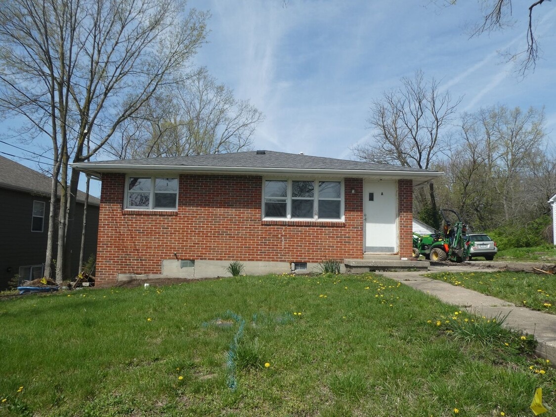 Primary Photo - 305 N Ann