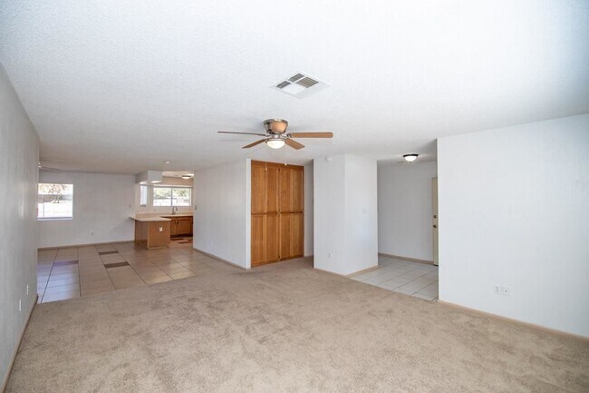Foto del edificio - 7220 E 24th Ln