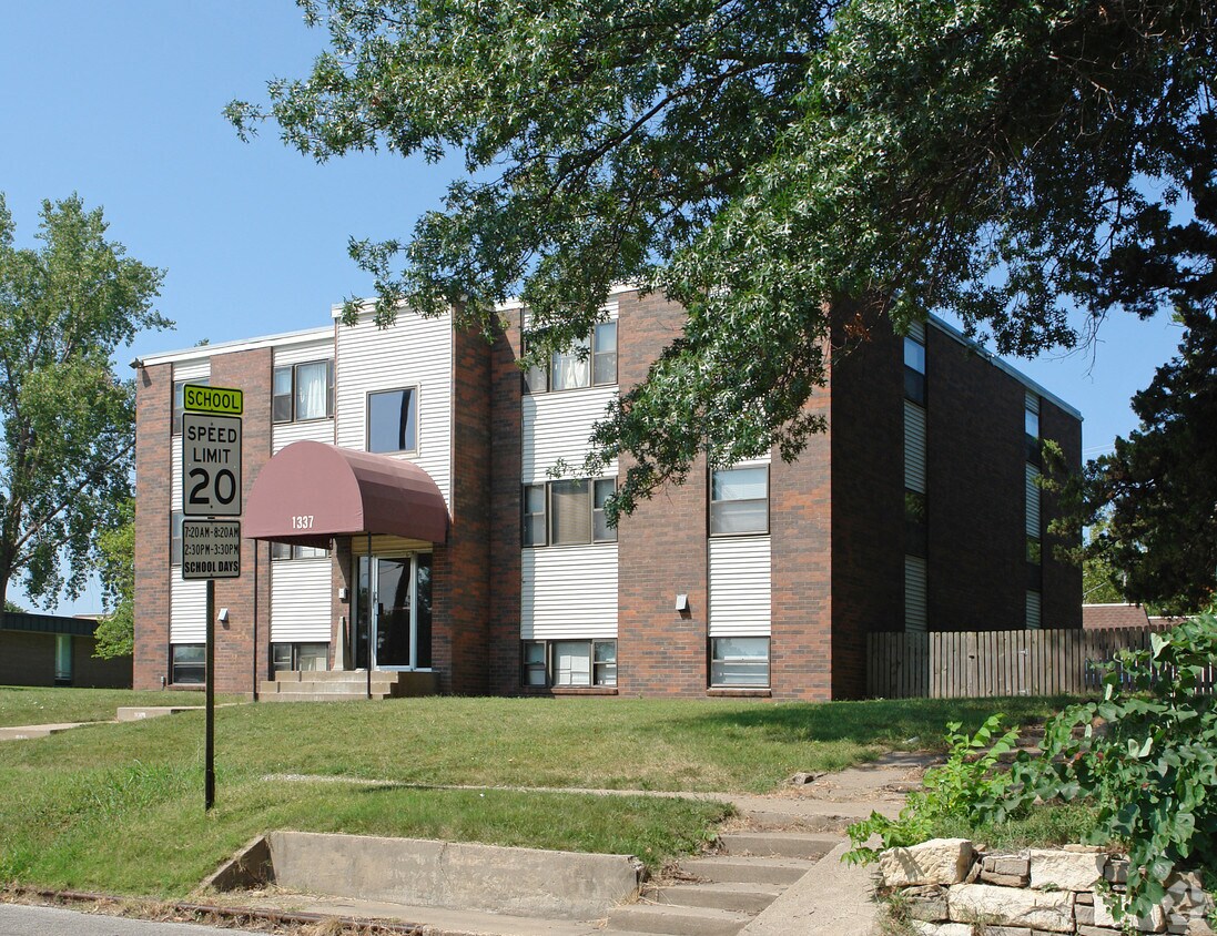 Primary Photo - 1337 SW Clay St