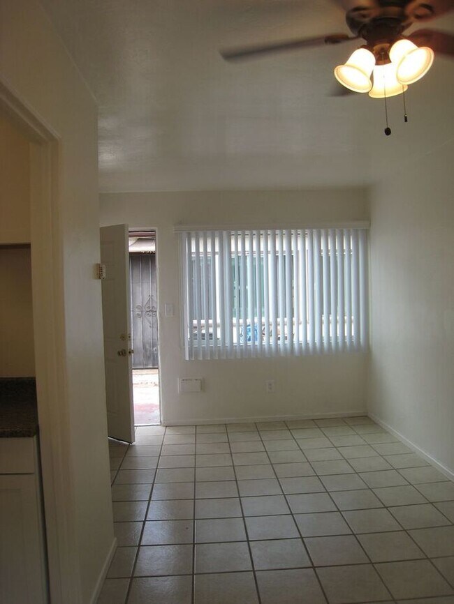 Foto del edificio - Delightful Cottage Style Apartment in heart of Normal Heights!