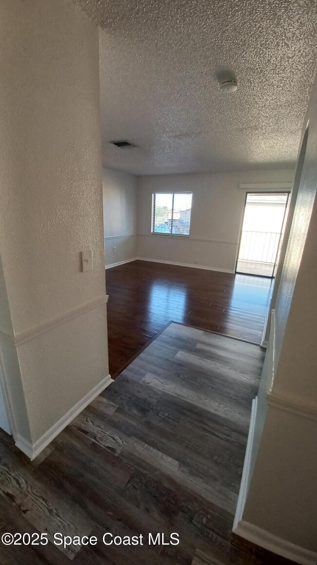 Building Photo - 214 San Juan Cir
