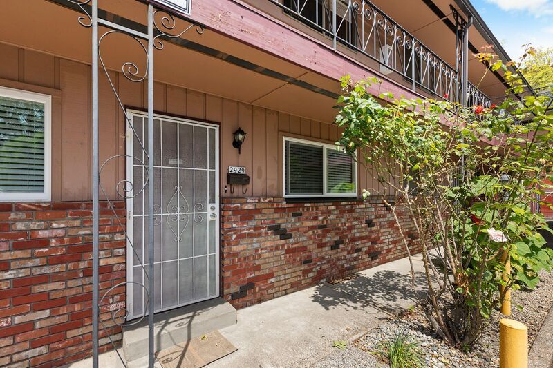 Foto principal - 2929 SE Washington St