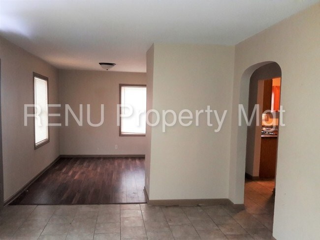 Foto del edificio - 4333 N 51st Blvd