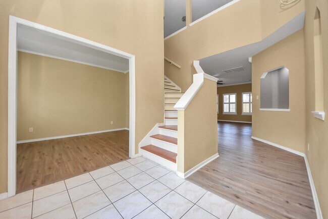 Building Photo - 23003 Governorshire Dr