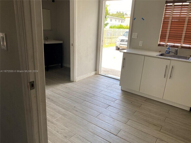Foto del edificio - 1035 NW 5th St