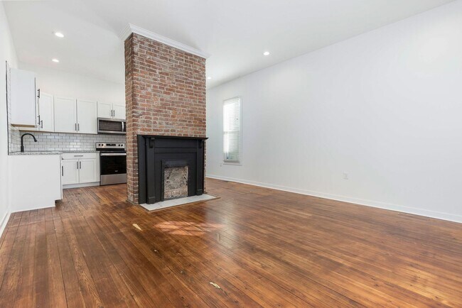 Foto del edificio - 2227 Dumesnil Street (Park Hill Area)