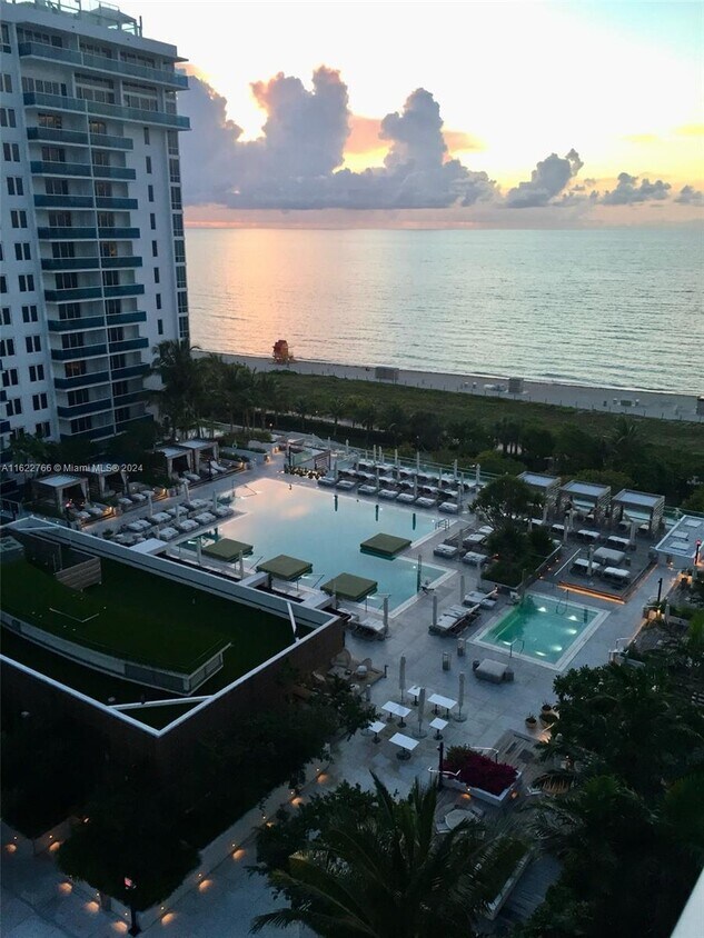 Primary Photo - 2301 Collins Ave