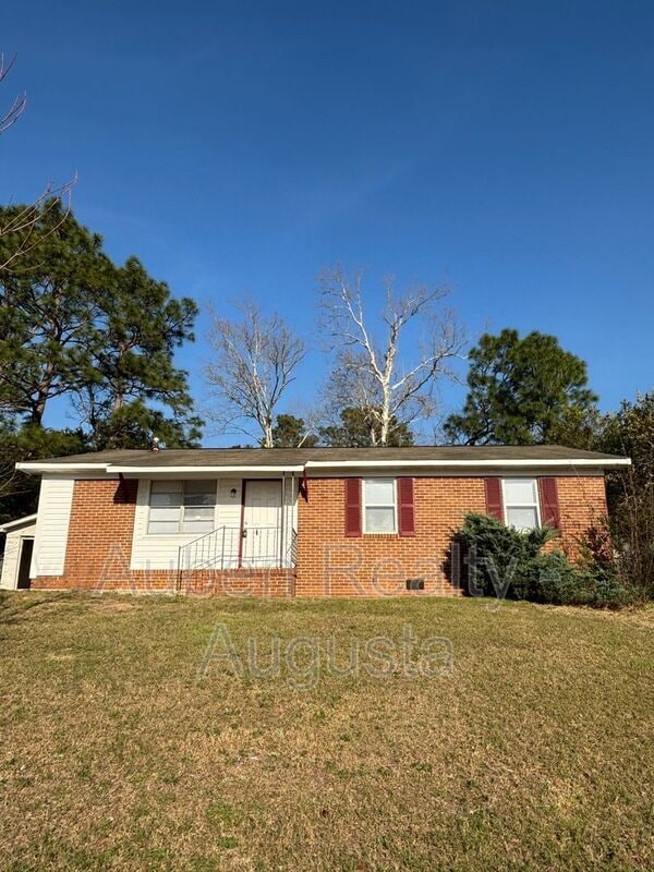 2516 Kensington Dr E