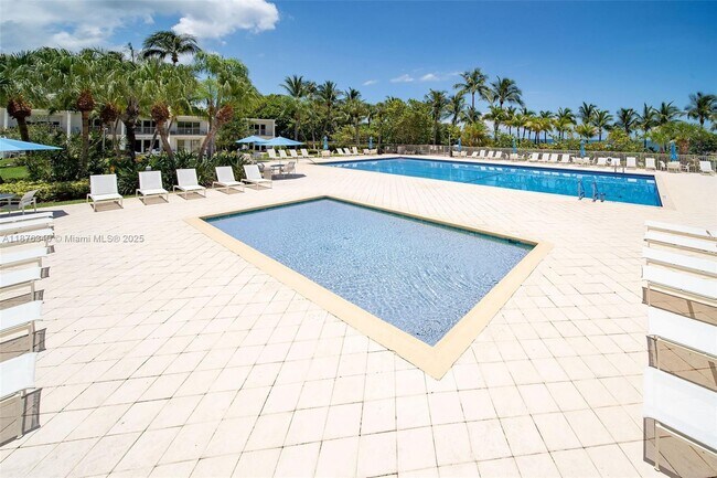 Foto del edificio - 881 Ocean Dr