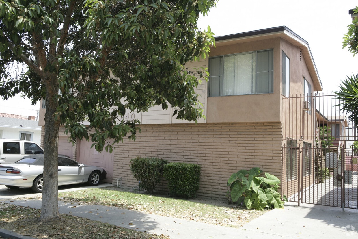 Building Photo - 840 Gardenia Ave