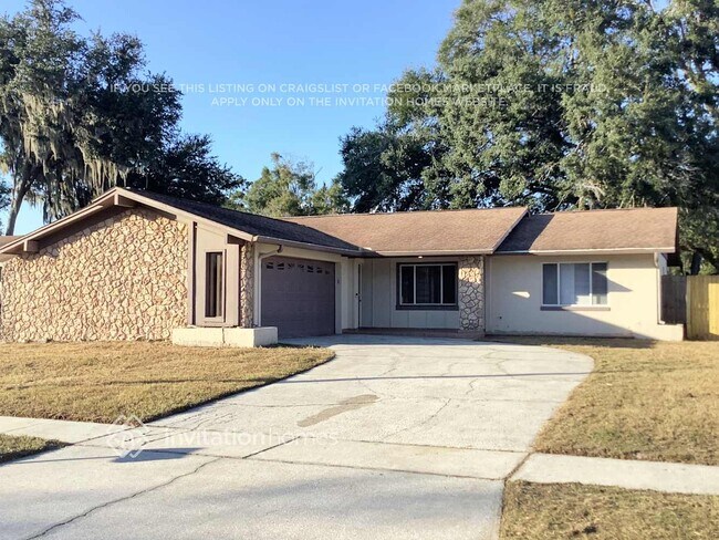 Foto del edificio - 814 Centerwood Ct