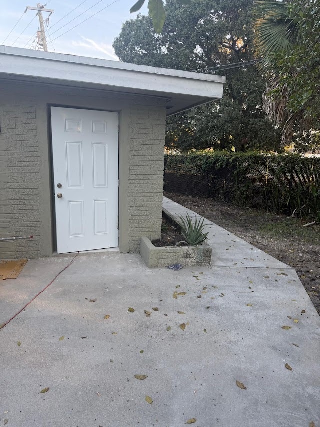 Frente - 1021 NW 25th Way