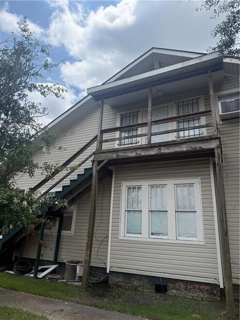 450 Williams St