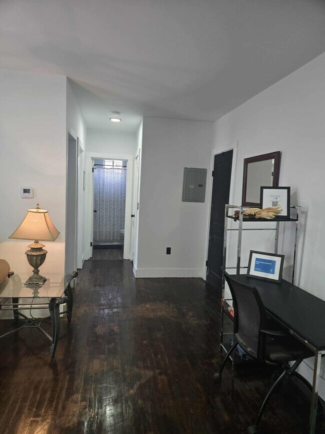 Foto del edificio - 11765 Glenfield Ave