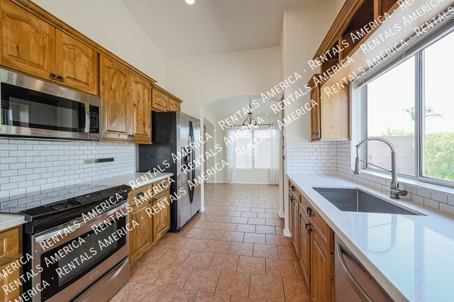 Building Photo - 1218 W Rose Marie Ln