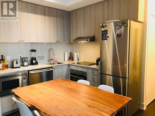 Building Photo - 7 Kenaston Gardens