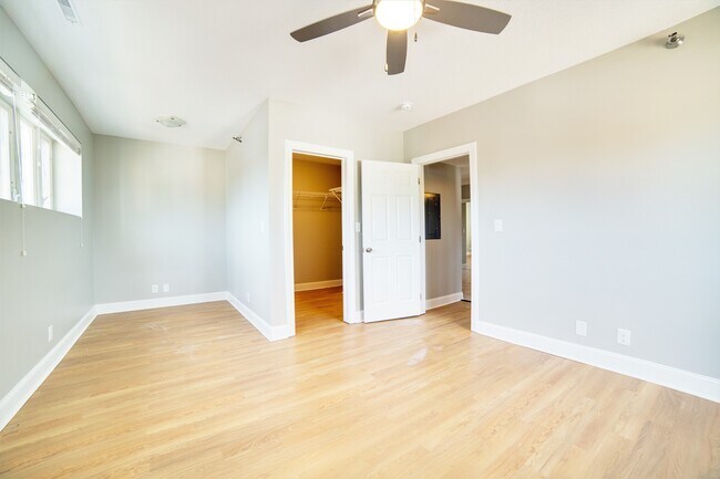 Foto del edificio - 325 Welch Ave