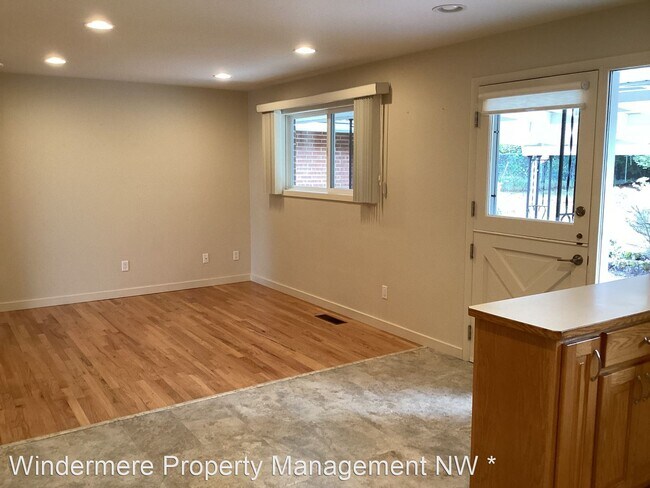 Foto del edificio - 2 br, 1.5 bath House - 234 Heather Rd