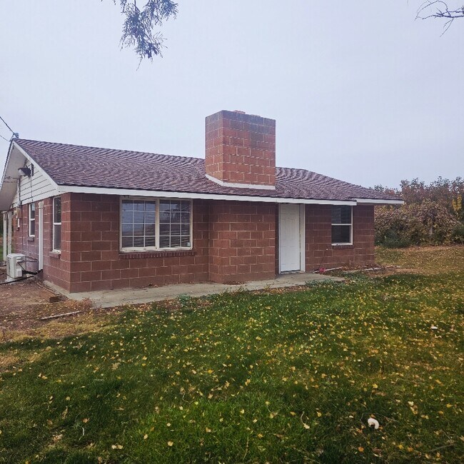 Building Photo - 231 Nass Rd