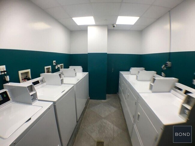 Foto del edificio - 22-30 Marble Hill Ave-