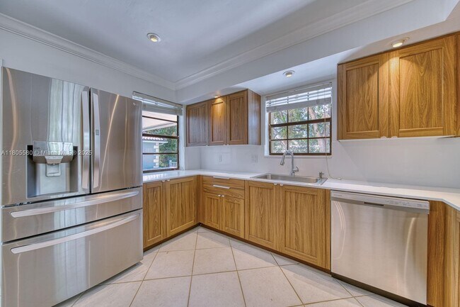 Building Photo - 1442 Coruna Ave