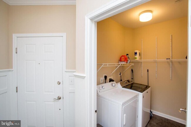 Foto del edificio - 248 Carson Terrace