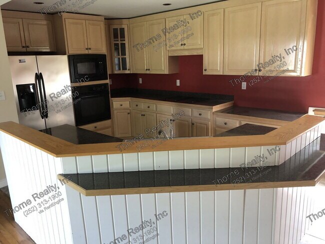 Foto del edificio - 1711 Woodlawn Dr