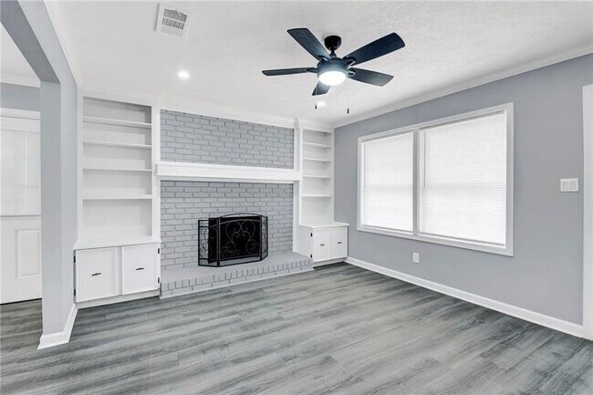 Building Photo - 1406 Sycamore Dr NW