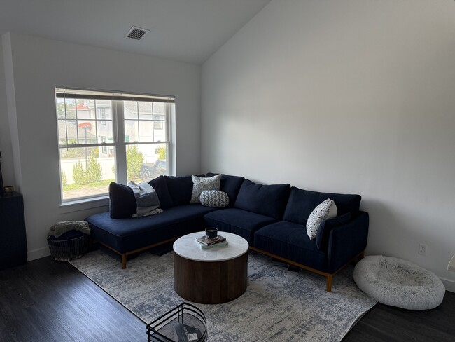 living room - 68 Park Ave